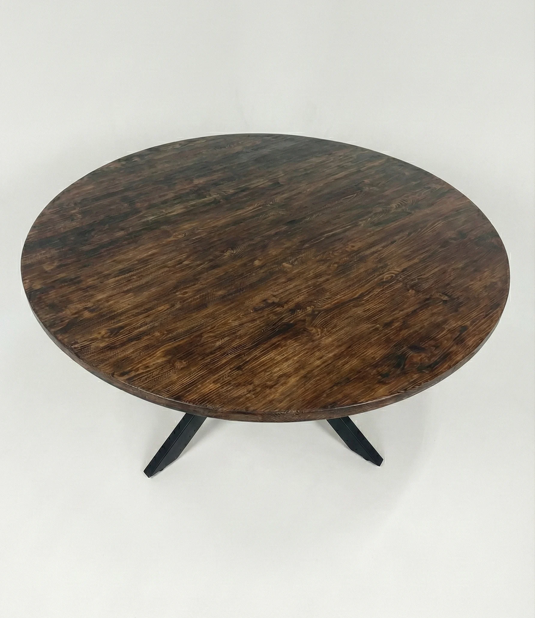 stół jadalniany o średnicy 2m ze świerkowych desek - postarzany