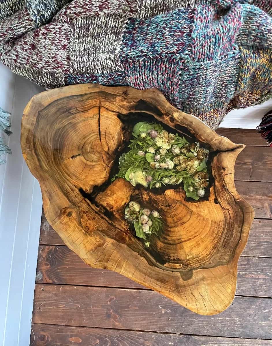 Stolik kawowy "Orzechowy ślub"