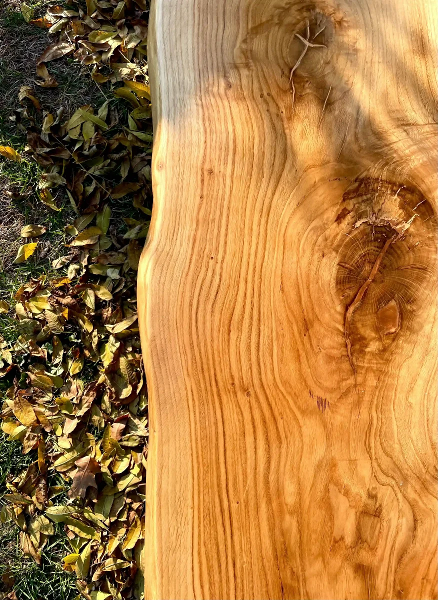 przybliżenie na deskę dębową