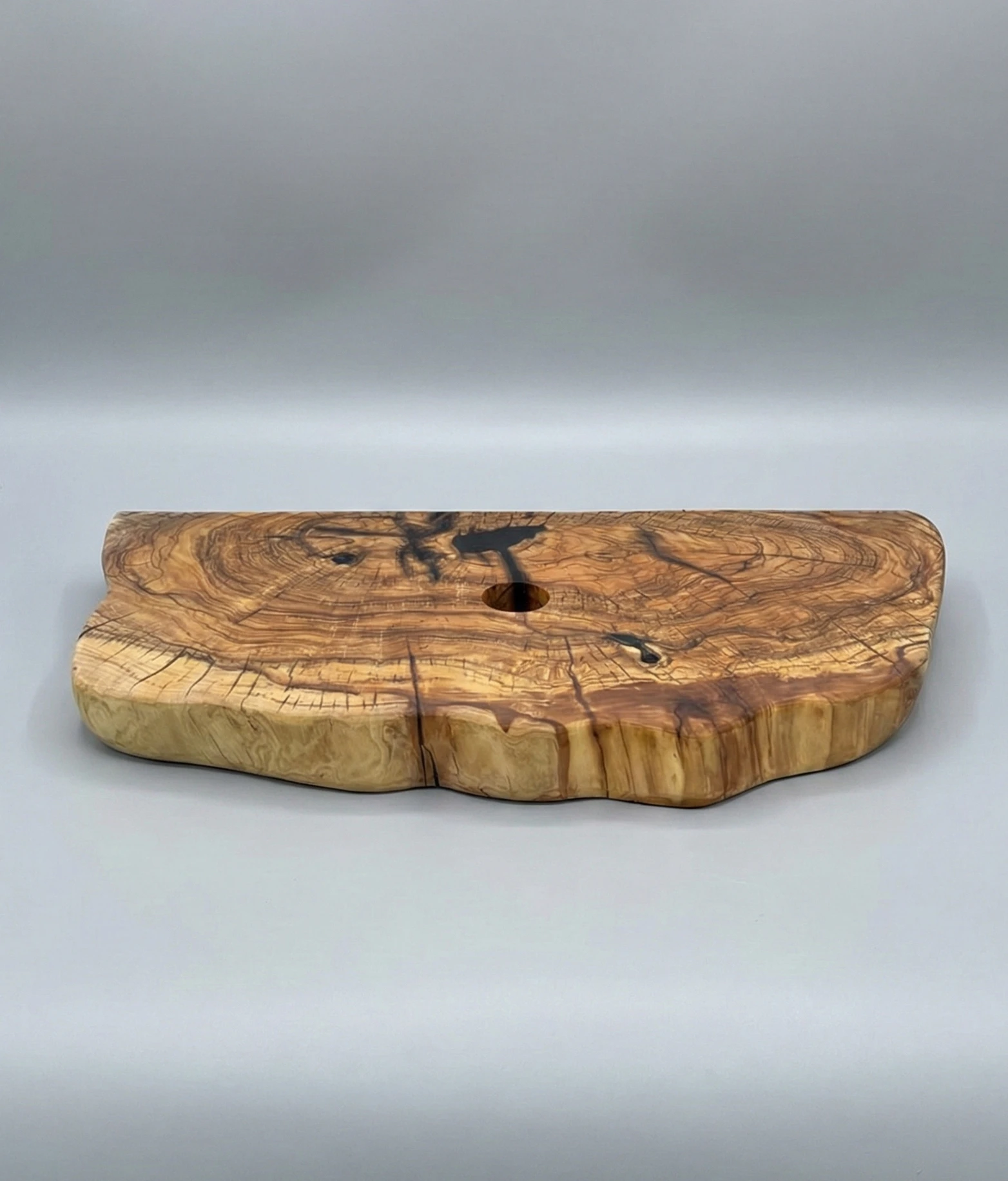 lakierowany blat pod umywalkę na wymiar z drewna oliwnego