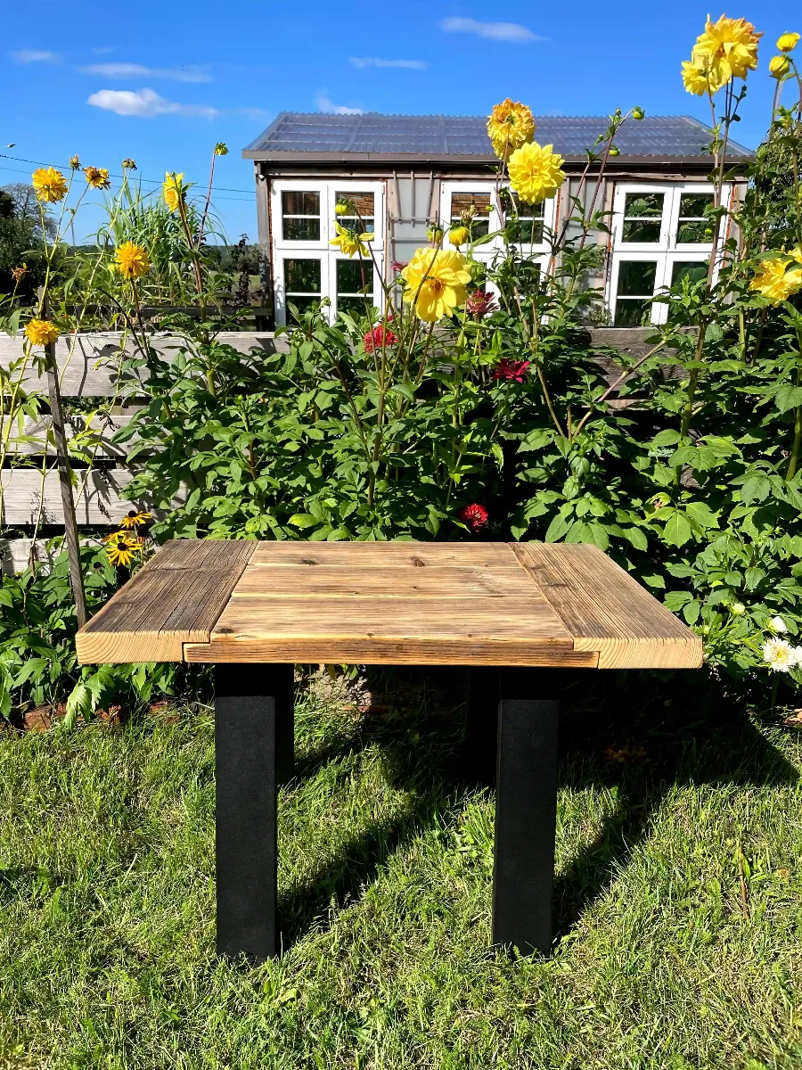 stolik kawowy ze starych desek